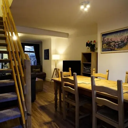 2Br Home W/ En-Suite Toilet, Town Centre Ipswich. Exterior photo
