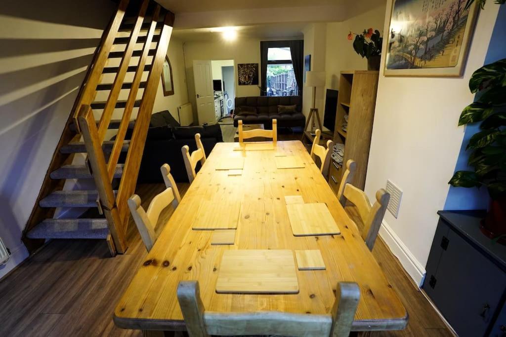 Holiday home 2br W/ En-suite Toilet, Town Centre Ipswich.